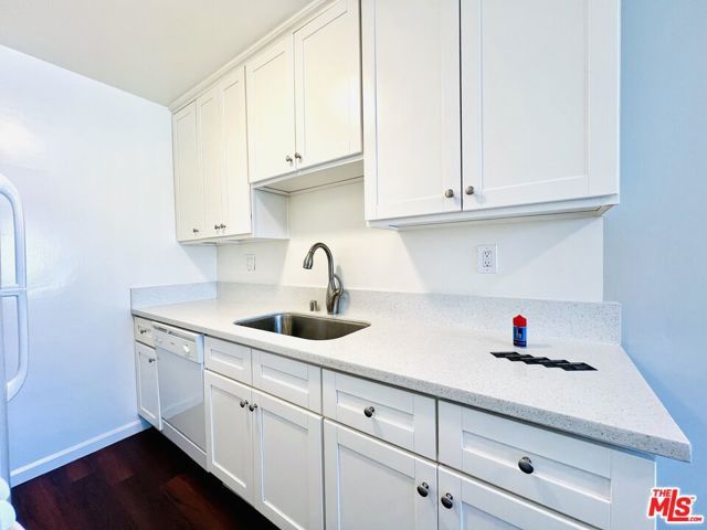 11749 Riverside Drive 6, Valley Village, CA 91607