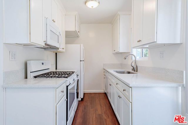 11749 Riverside Drive 6, Valley Village, CA 91607