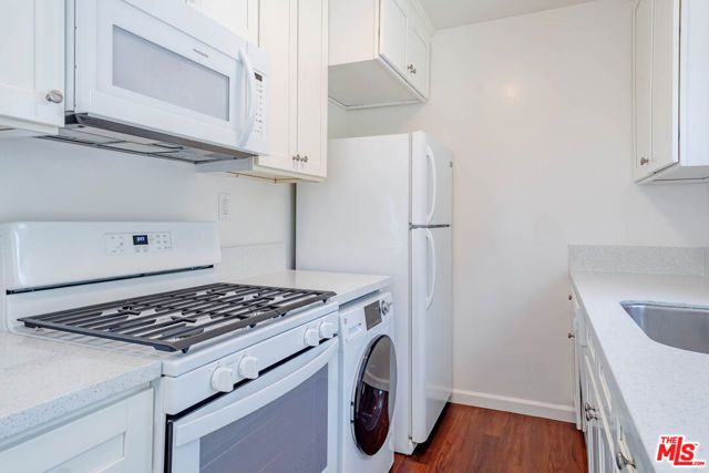 11749 Riverside Drive 6, Valley Village, CA 91607
