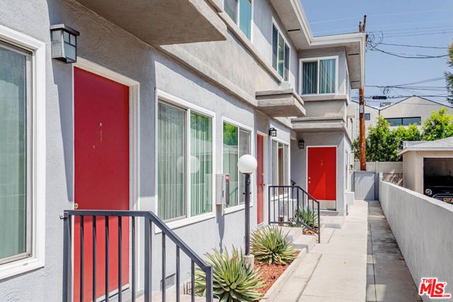 11749 Riverside Drive 6, Valley Village, CA 91607