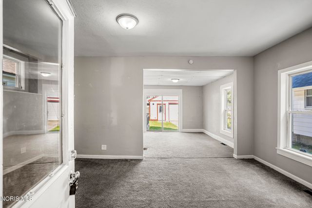 1027 Wright Avenue, Toledo, OH 43609