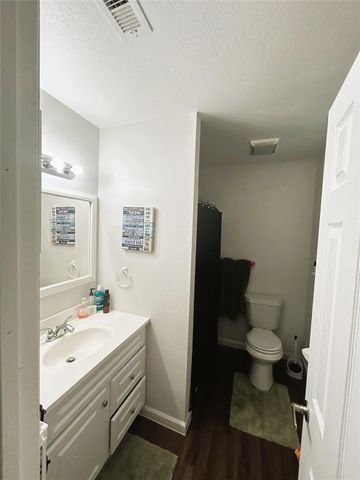 302 Shore Acres Boulevard, Shoreacres, TX 77571