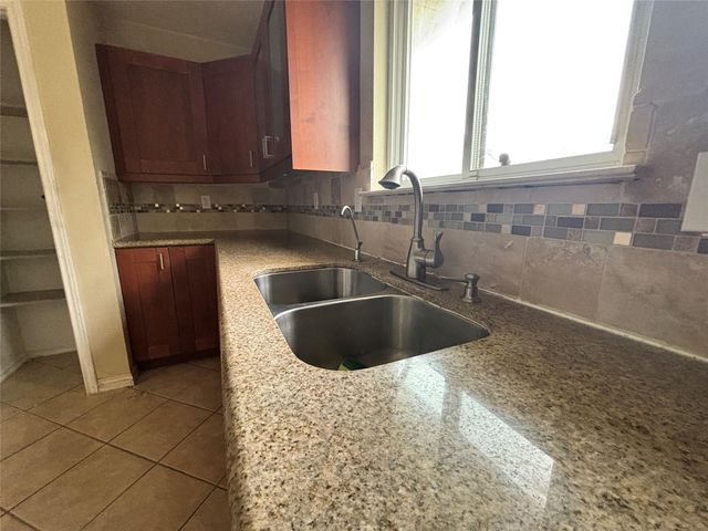 13315 Whitchurch Way, Houston, TX 77015