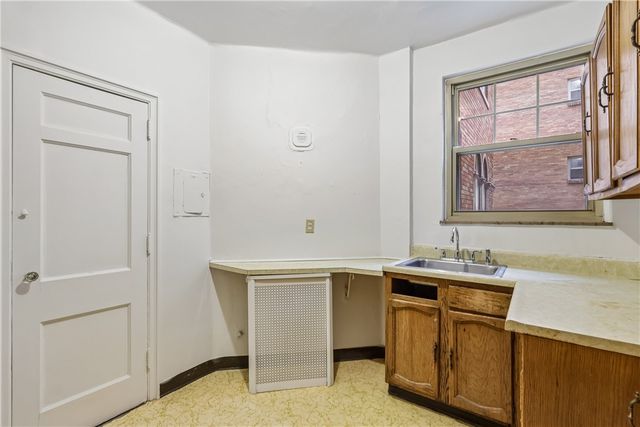 144 N Dithridge Street 207, Oakland, PA 15213