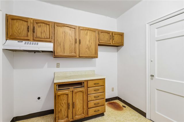 144 N Dithridge Street 207, Oakland, PA 15213
