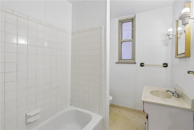 144 N Dithridge Street 207, Oakland, PA 15213