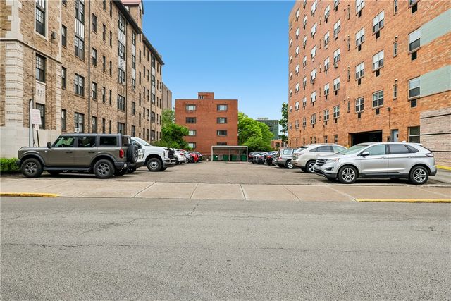 144 N Dithridge Street 207, Oakland, PA 15213