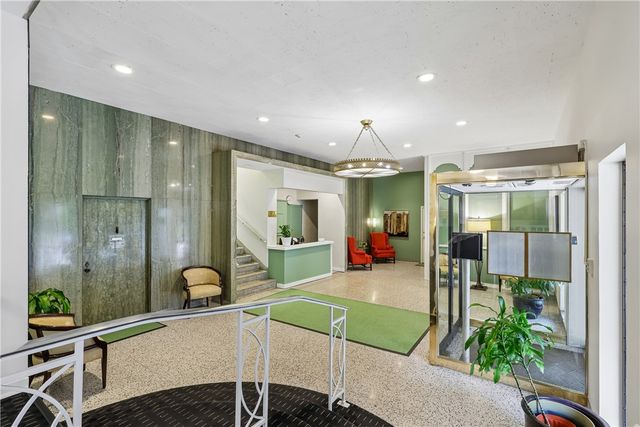 144 N Dithridge Street 207, Oakland, PA 15213