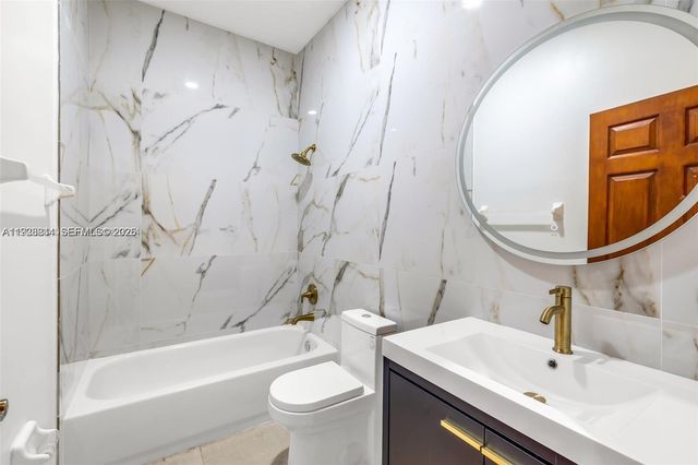 4499 W Whitewater Ave, Weston, FL 33332