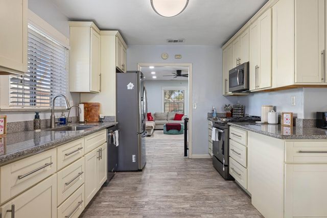 315 Kimble St, Modesto, CA 95354