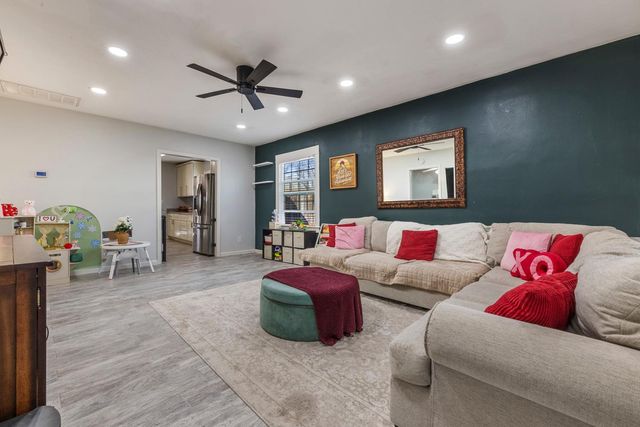 315 Kimble St, Modesto, CA 95354