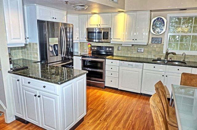 2051 VISTA DEL SOL CIRCLE 201, Lutz, FL 33558