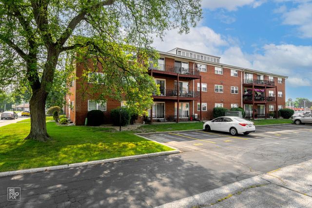 6135 W 94th Street B1, Oak Lawn, IL 60453