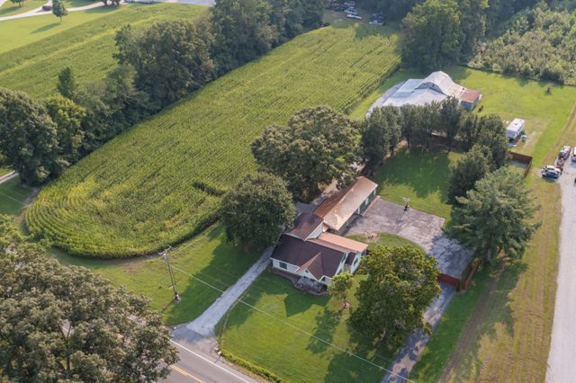 6211 Woodbury Hwy, Manchester, TN 37355