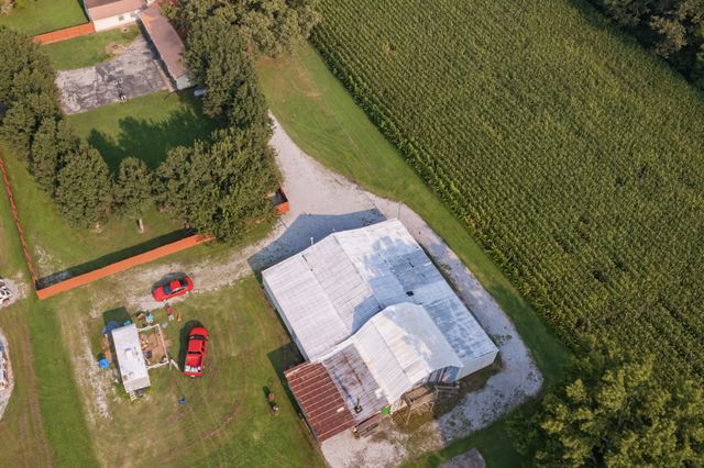 6211 Woodbury Hwy, Manchester, TN 37355