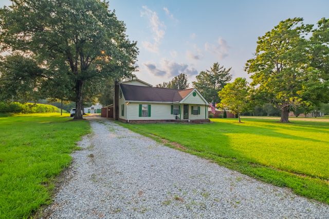 6211 Woodbury Hwy, Manchester, TN 37355