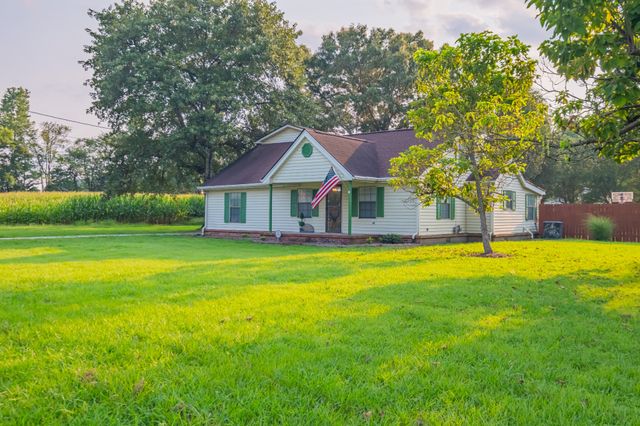 6211 Woodbury Hwy, Manchester, TN 37355