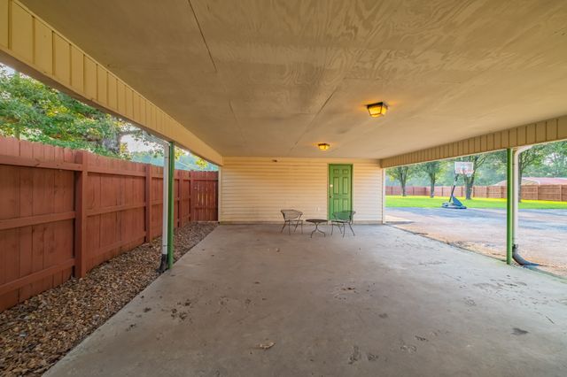 6211 Woodbury Hwy, Manchester, TN 37355