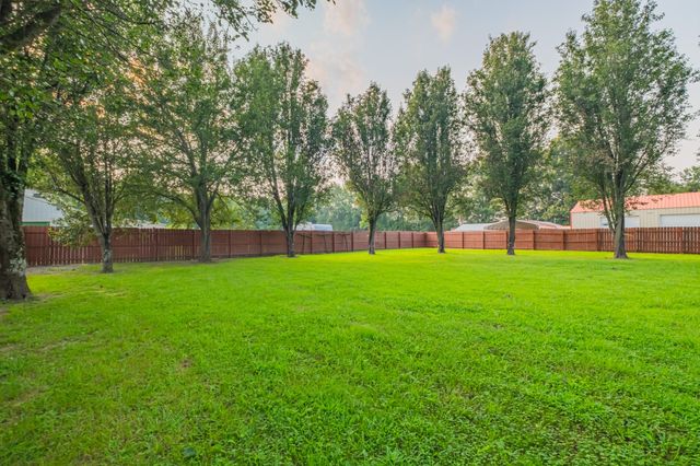 6211 Woodbury Hwy, Manchester, TN 37355