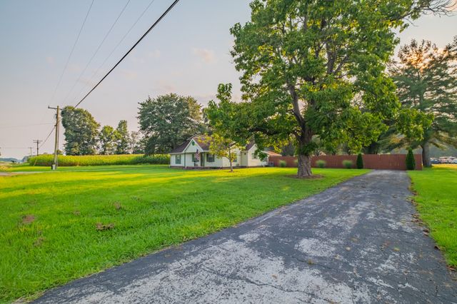 6211 Woodbury Hwy, Manchester, TN 37355