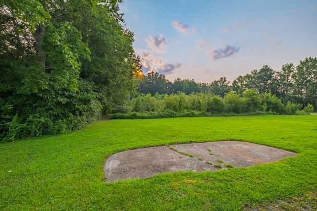 6211 Woodbury Hwy, Manchester, TN 37355