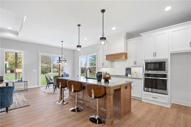 17135 S Barstow Street, Olathe, KS 66062