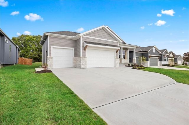 17135 S Barstow Street, Olathe, KS 66062
