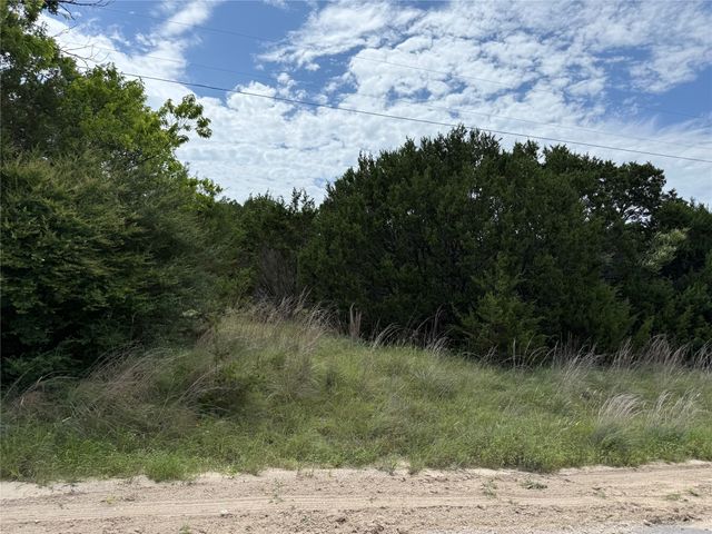 1451 Lakeview Court, Cleburne, TX 76033