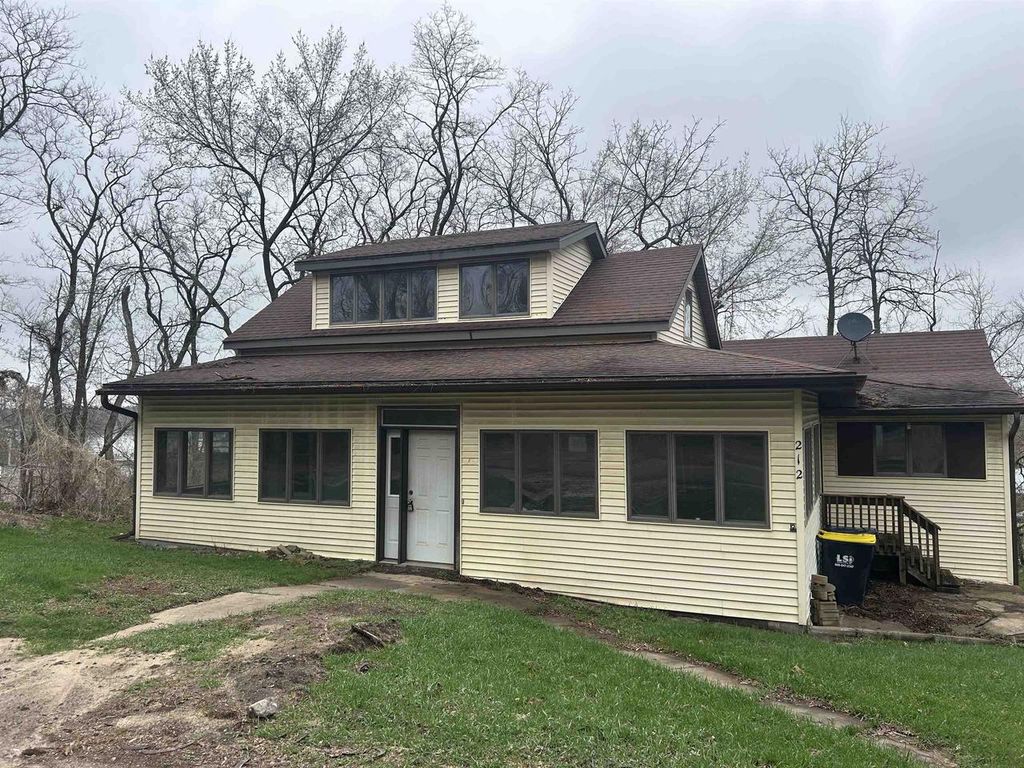 212 Center Avenue, Necedah, WI 54646