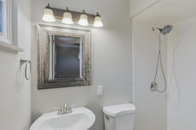 2890 Medina Avenue, Columbus, OH 43224