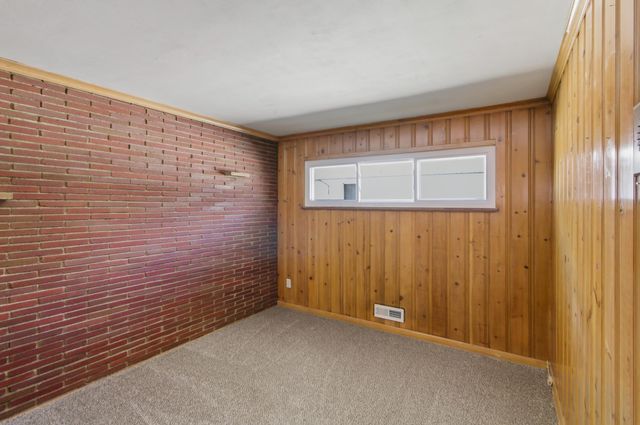 2890 Medina Avenue, Columbus, OH 43224