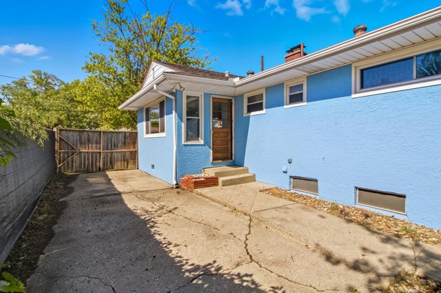 2890 Medina Avenue, Columbus, OH 43224