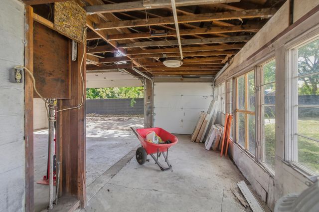 2890 Medina Avenue, Columbus, OH 43224