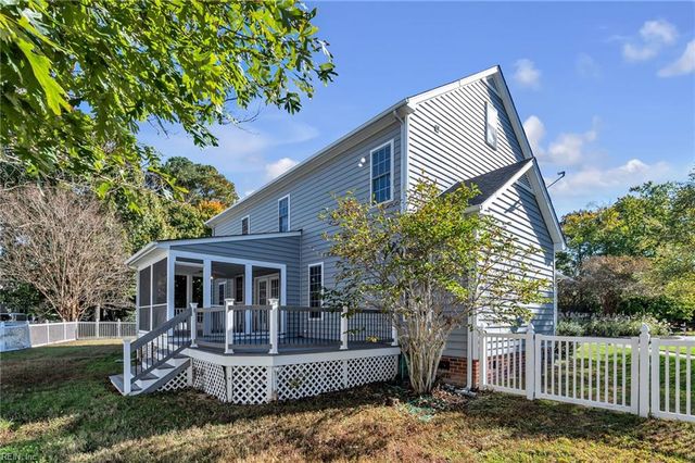 13357 Inlet Cove LN, Carrollton, VA 23314