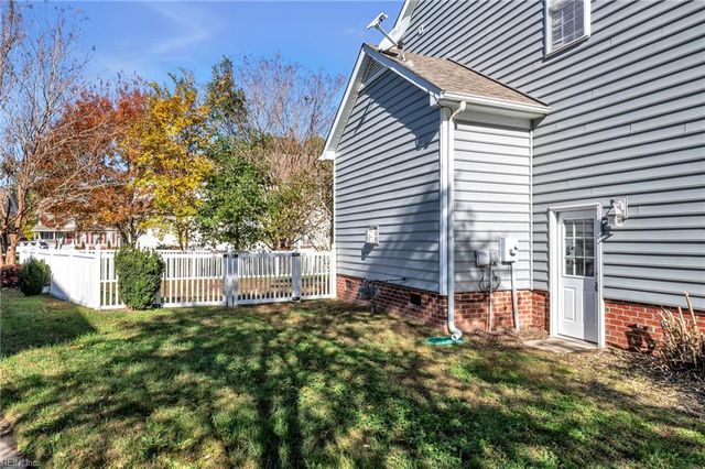 13357 Inlet Cove LN, Carrollton, VA 23314