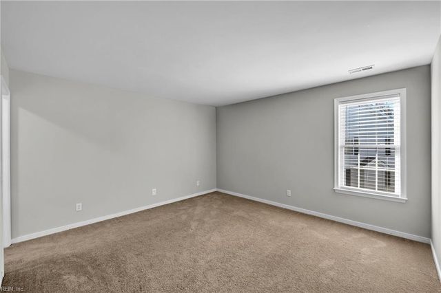 13357 Inlet Cove LN, Carrollton, VA 23314