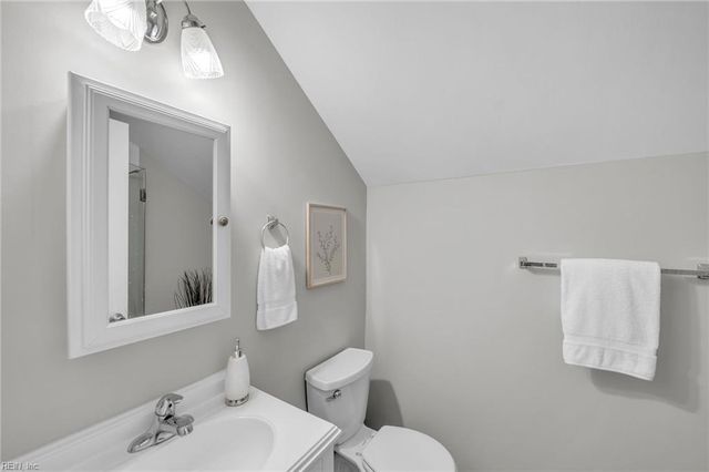 13357 Inlet Cove LN, Carrollton, VA 23314