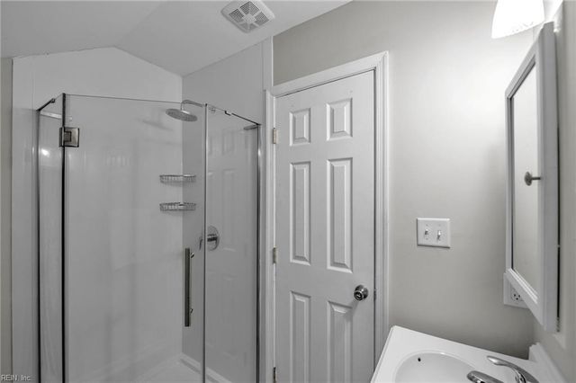 13357 Inlet Cove LN, Carrollton, VA 23314