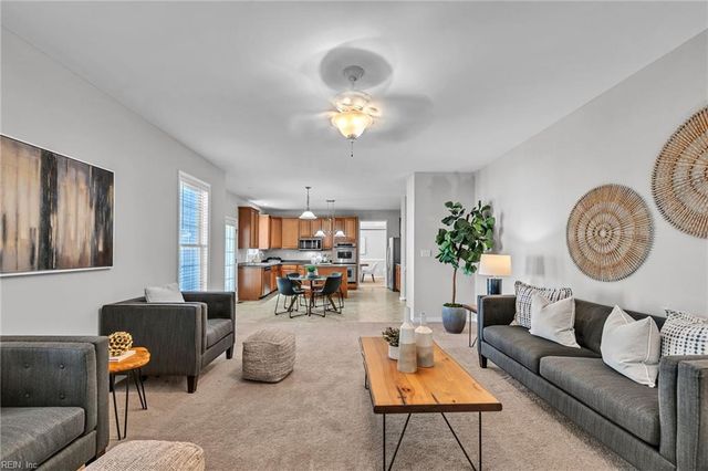 13357 Inlet Cove LN, Carrollton, VA 23314