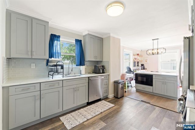 49 Walnut Street, Teaneck, NJ 07666