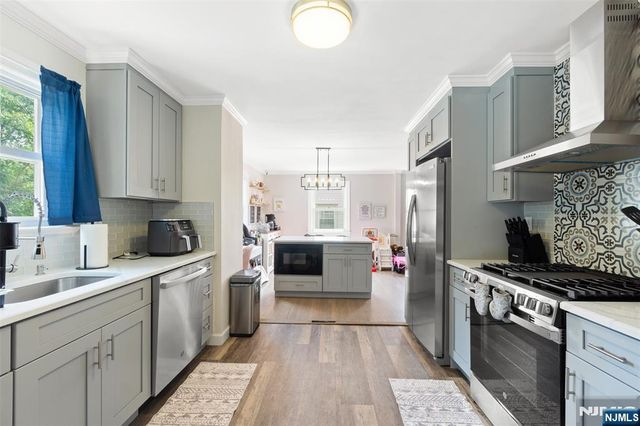 49 Walnut Street, Teaneck, NJ 07666