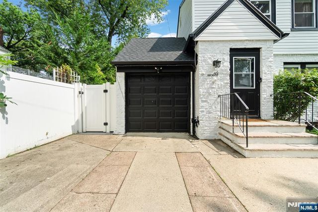 49 Walnut Street, Teaneck, NJ 07666