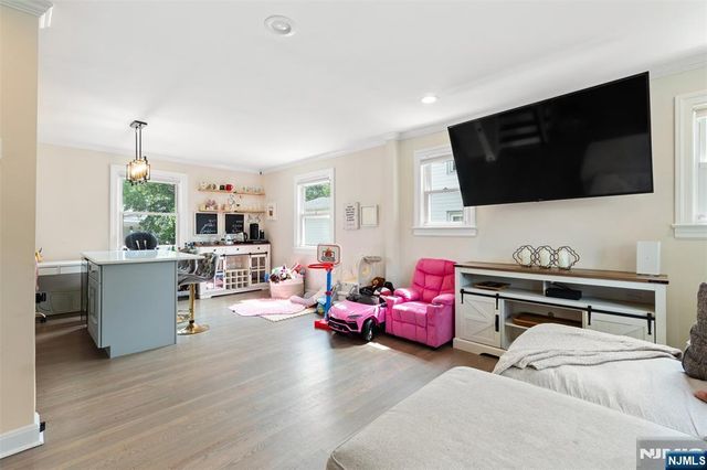 49 Walnut Street, Teaneck, NJ 07666