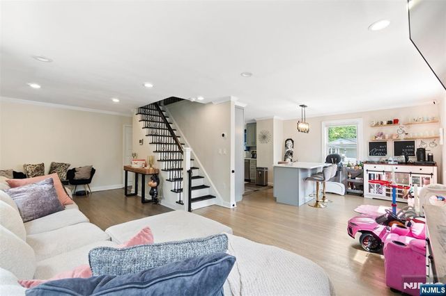 49 Walnut Street, Teaneck, NJ 07666