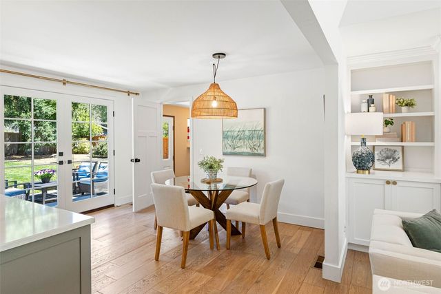 5356 Ruby Place NE, Bainbridge Island, WA 98110
