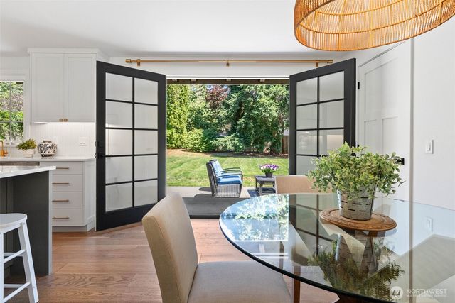 5356 Ruby Place NE, Bainbridge Island, WA 98110