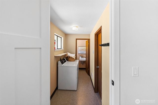 5356 Ruby Place NE, Bainbridge Island, WA 98110
