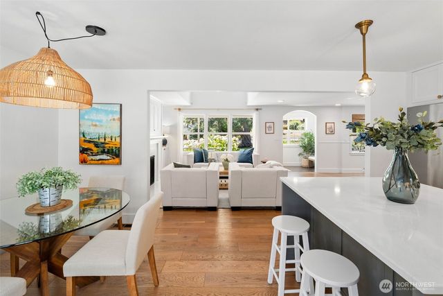 5356 Ruby Place NE, Bainbridge Island, WA 98110