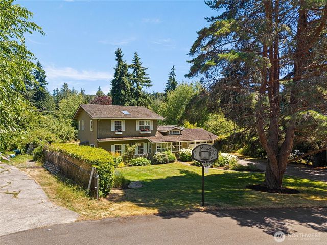 5356 Ruby Place NE, Bainbridge Island, WA 98110
