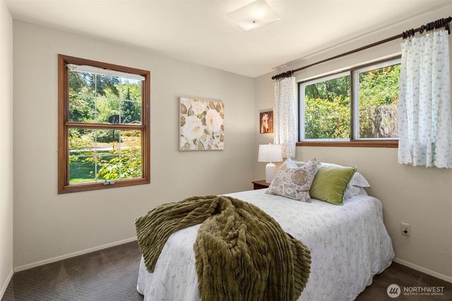 5356 Ruby Place NE, Bainbridge Island, WA 98110